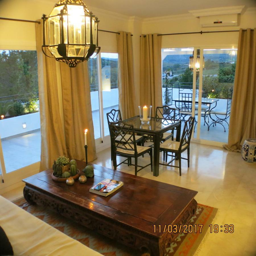 Apartamento Del Paraiso エステポナ エクステリア 写真